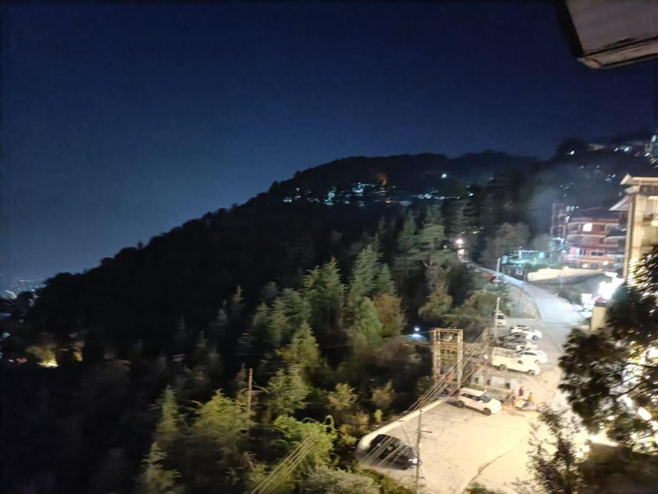 King Castle Mcleodganj-Centrally Heated And Air Cooled- Near Mall Road - Free Parking ダラムシャーラー エクステリア 写真