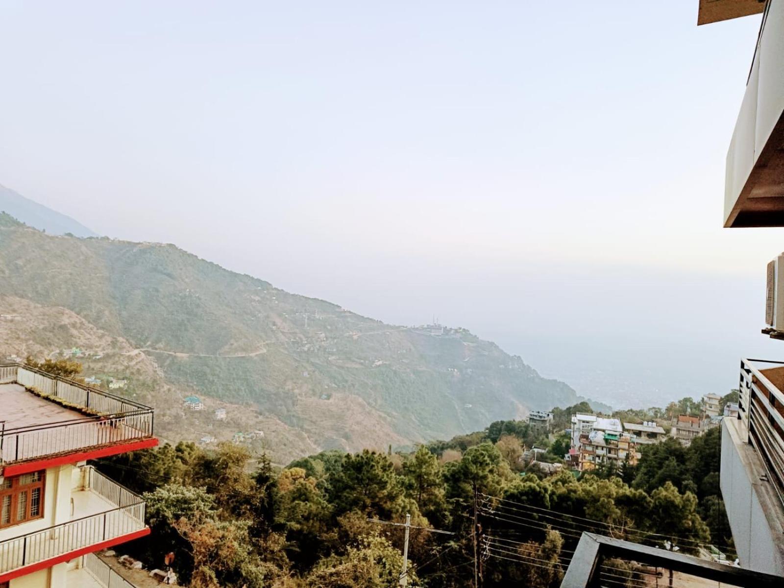 King Castle Mcleodganj-Centrally Heated And Air Cooled- Near Mall Road - Free Parking ダラムシャーラー エクステリア 写真