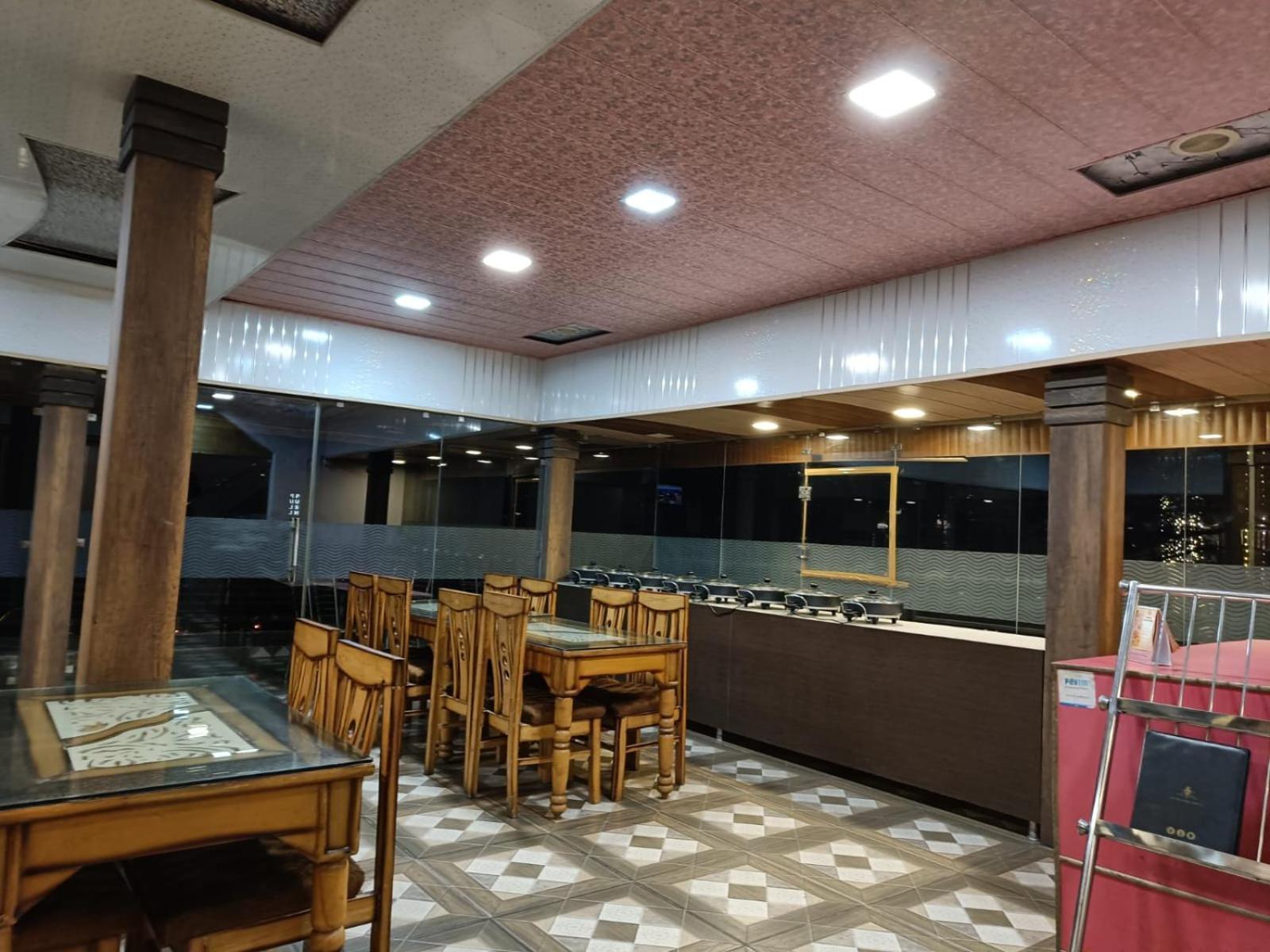 King Castle Mcleodganj-Centrally Heated And Air Cooled- Near Mall Road - Free Parking ダラムシャーラー エクステリア 写真