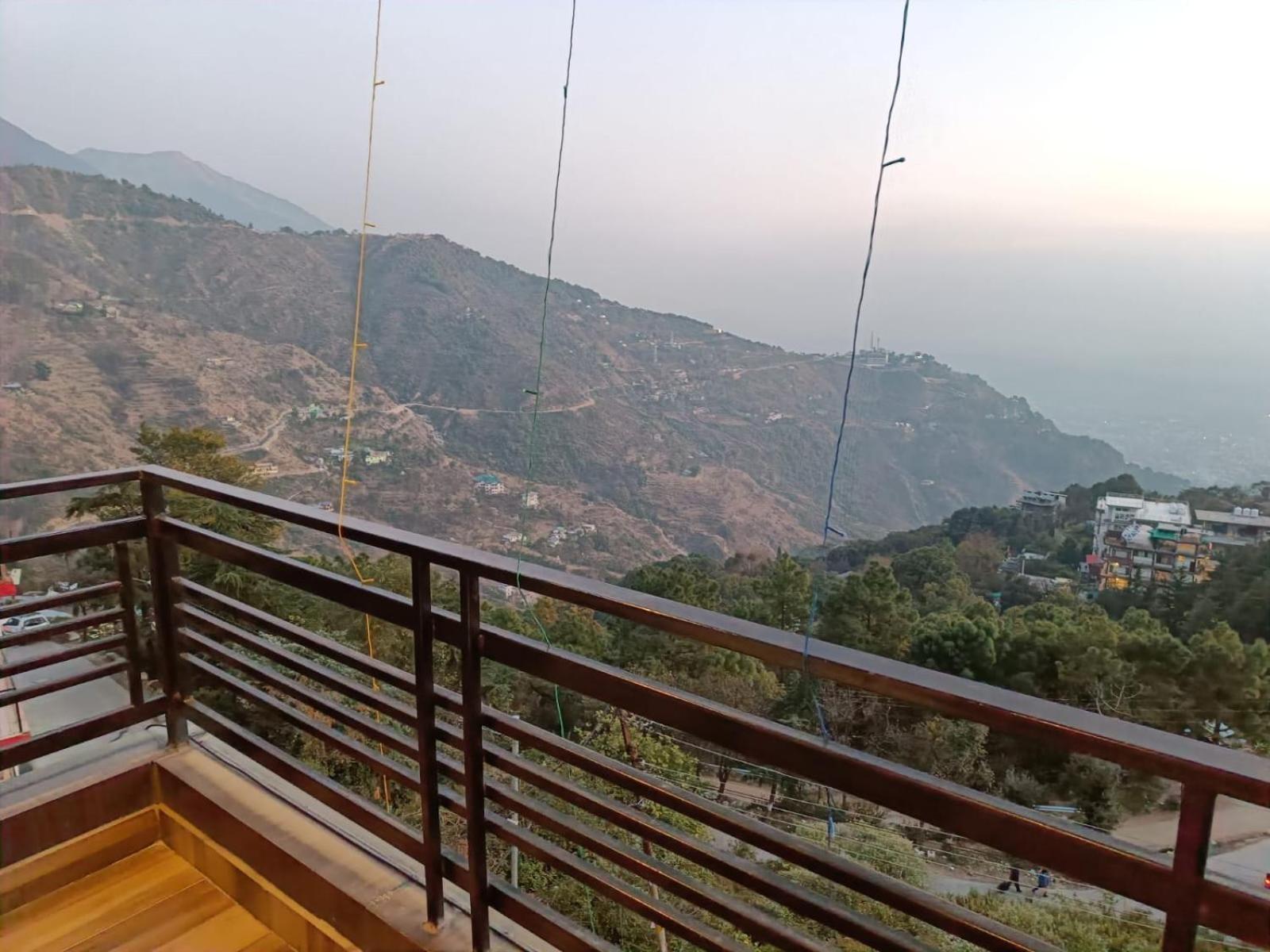 King Castle Mcleodganj-Centrally Heated And Air Cooled- Near Mall Road - Free Parking ダラムシャーラー エクステリア 写真